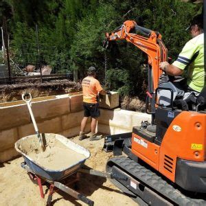 Mini bobcat hire Darwin – Small Excavators available 